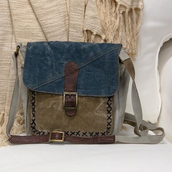 Mona B Handbags - NWT Mona B Luna Crossbody